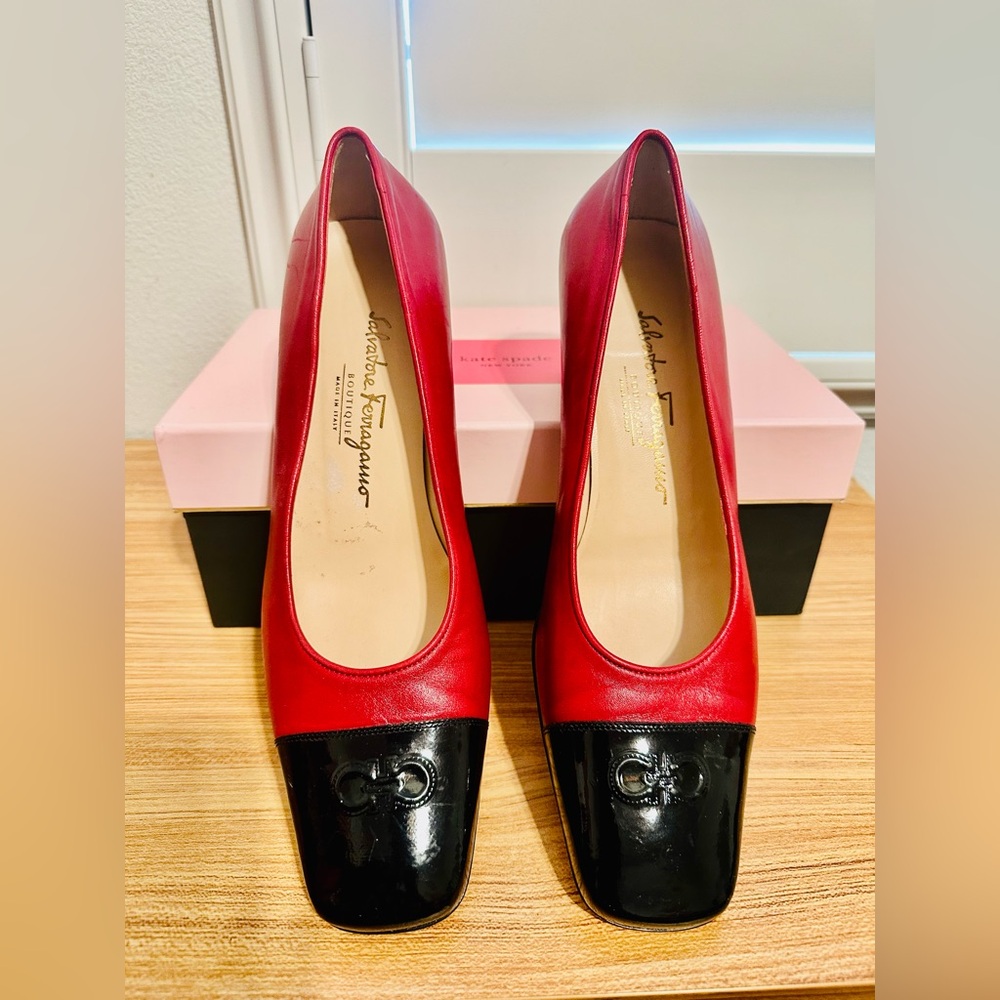 Salvatore Ferragamo Red and black womens leather pumps 10B